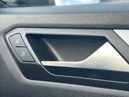 Volkswagen T-Roc LIFE TSI DSG 39