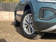 Volkswagen T-Roc LIFE TSI DSG 13