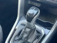 Volkswagen T-Roc LIFE TSI DSG 26