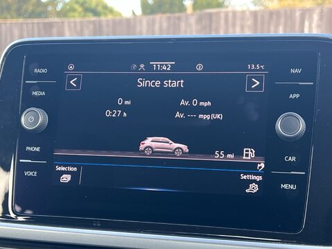 Volkswagen T-Roc LIFE TSI DSG 22