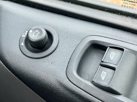 Ford Transit Custom 280 LIMITED P/V ECOBLUE 31