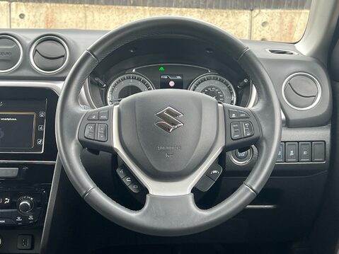 Suzuki Vitara SZ-T MHEV 32