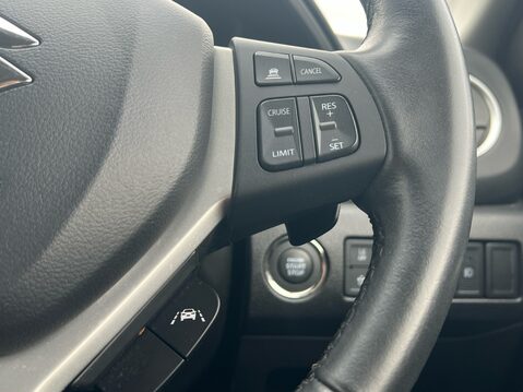 Suzuki Vitara SZ-T MHEV 28