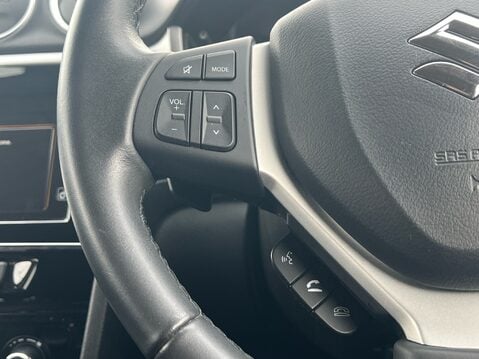 Suzuki Vitara SZ-T MHEV 27