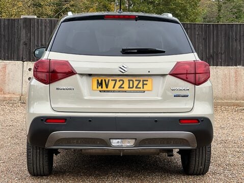 Suzuki Vitara SZ-T MHEV 8