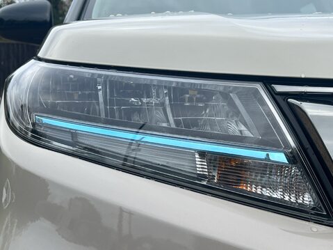 Suzuki Vitara SZ-T MHEV 14