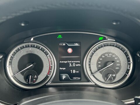 Suzuki Vitara SZ-T MHEV 11