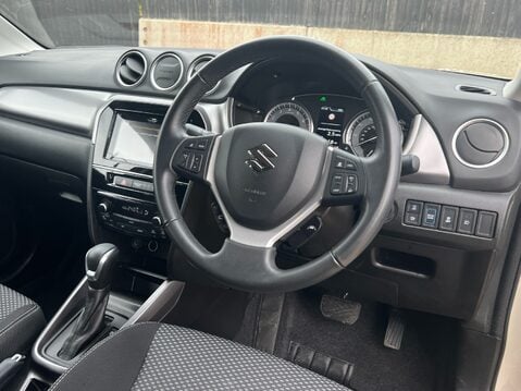 Suzuki Vitara SZ-T MHEV 30