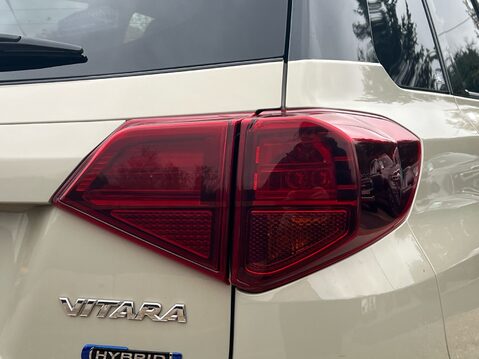 Suzuki Vitara SZ-T MHEV 15