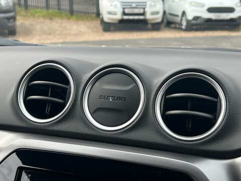 Suzuki Vitara SZ-T MHEV 37