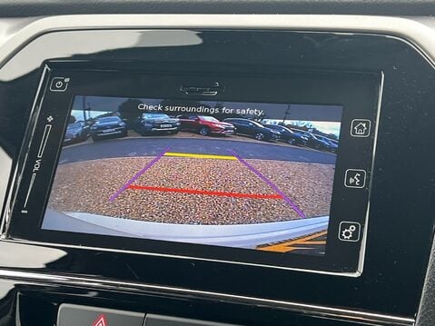 Suzuki Vitara SZ-T MHEV 23