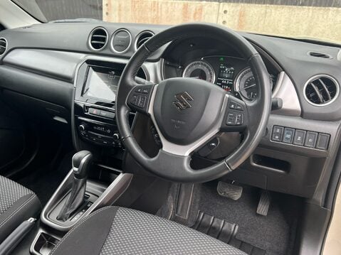 Suzuki Vitara SZ-T MHEV 30