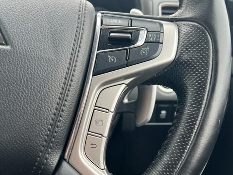 Mitsubishi Shogun Sport DI-D 3 28