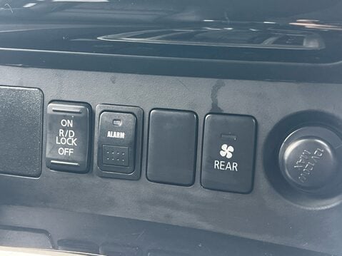 Mitsubishi Shogun Sport DI-D 3 24