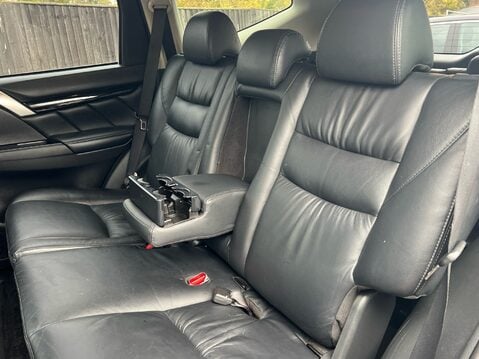 Mitsubishi Shogun Sport DI-D 3 34