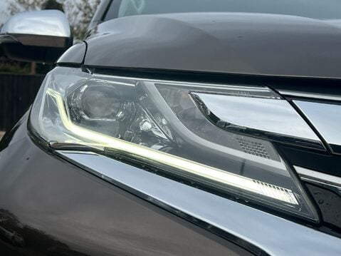 Mitsubishi Shogun Sport DI-D 3 14