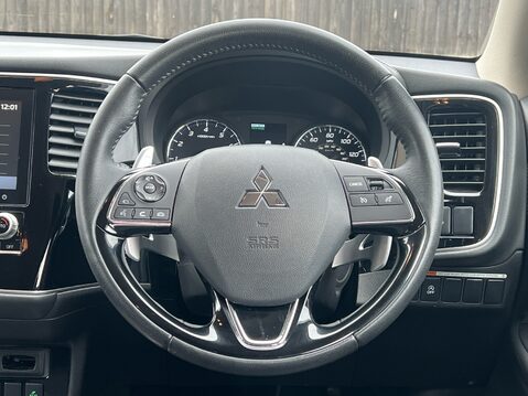 Mitsubishi Outlander EXCEED 32
