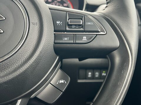 Suzuki Swift SZ5 DUALJET MHEV 28