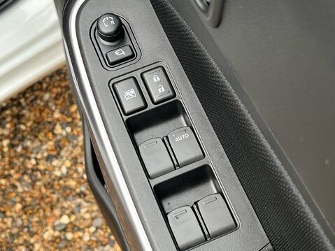 Suzuki Swift SZ5 DUALJET MHEV 31