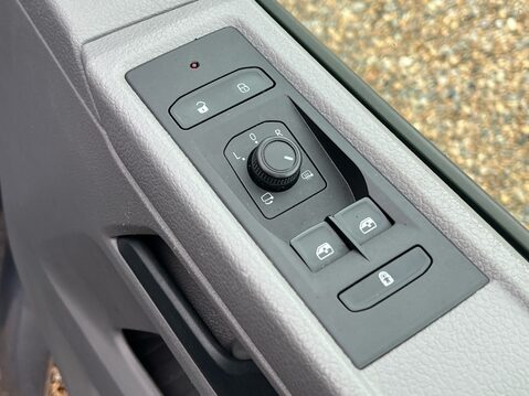 Volkswagen Transporter T30 TDI KOMBI HIGHLINE 30