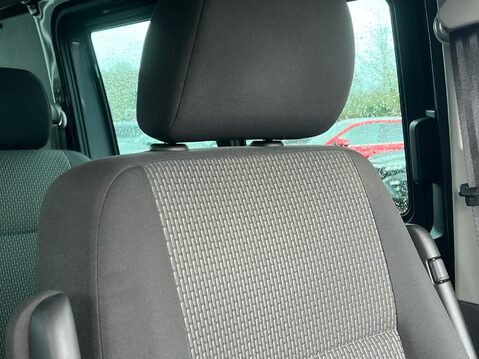 Volkswagen Transporter T30 TDI KOMBI HIGHLINE 36