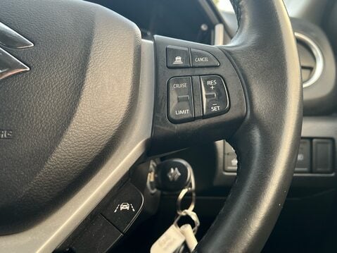 Suzuki Vitara SZ-T BOOSTERJET MHEV 28