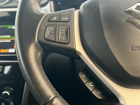 Suzuki Vitara SZ-T BOOSTERJET MHEV 27