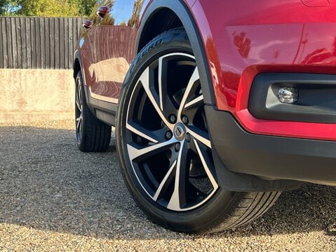 Volvo XC40 B4 R-DESIGN PRO MHEV 13