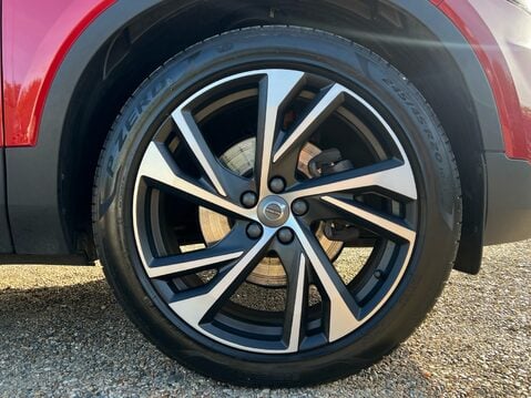 Volvo XC40 B4 R-DESIGN PRO MHEV 4