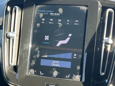 Volvo XC40 B4 R-DESIGN PRO MHEV 22