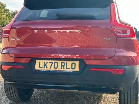 Volvo XC40 B4 R-DESIGN PRO MHEV 17