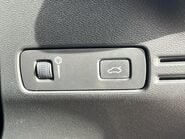 Volvo XC40 B4 R-DESIGN PRO MHEV 27