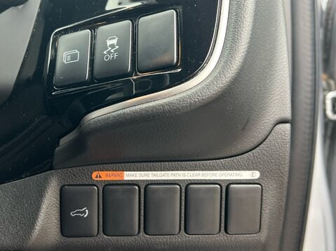 Mitsubishi Outlander DI-D GX 4 27