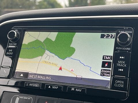 Mitsubishi Outlander DI-D GX 4 18