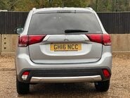 Mitsubishi Outlander DI-D GX 4 8