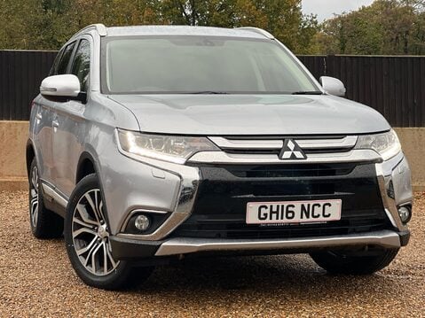 Mitsubishi Outlander DI-D GX 4 1