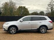 Mitsubishi Outlander DI-D GX 4 6