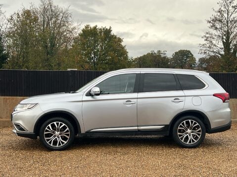 Mitsubishi Outlander DI-D GX 4 6