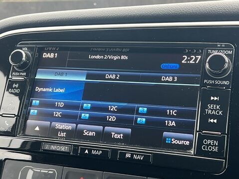 Mitsubishi Outlander DI-D GX 4 19