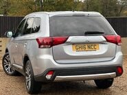 Mitsubishi Outlander DI-D GX 4 2