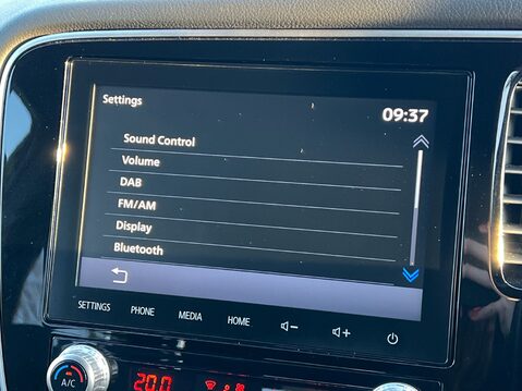 Mitsubishi Outlander PHEV DYNAMIC SAFETY 22