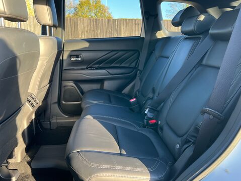 Mitsubishi Outlander PHEV DYNAMIC SAFETY 9