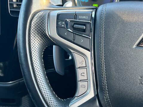 Mitsubishi Outlander PHEV DYNAMIC SAFETY 28