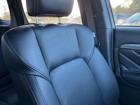 Mitsubishi Outlander PHEV DYNAMIC SAFETY 40