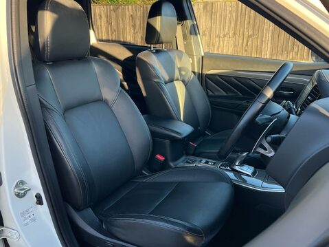 Mitsubishi Outlander PHEV DYNAMIC SAFETY 19