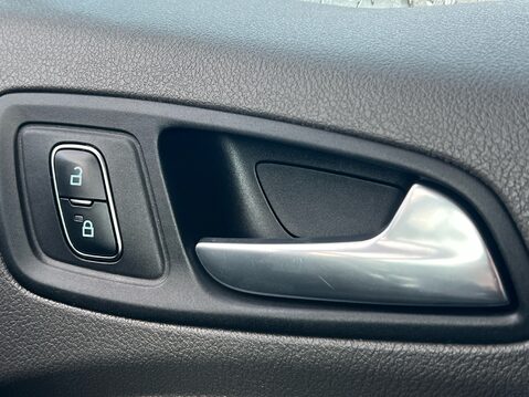 Ford Transit Connect 250 LIMITED L2H1 P/V ECOBLUE 28