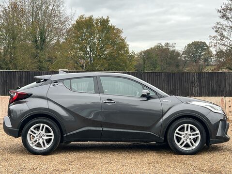 Toyota C-HR ICON 5