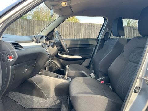 Suzuki Swift SZ-L DUALJET MHEV 3