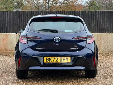 Toyota Corolla ICON TECH 8