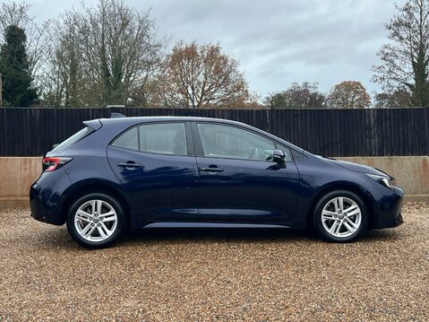 Toyota Corolla ICON TECH 5